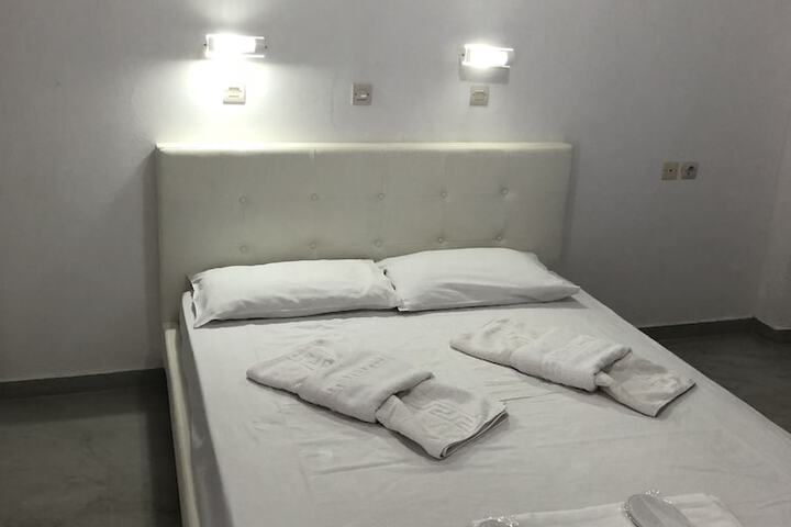 Room 8 of 24