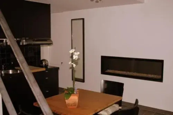 Room 3 of 10