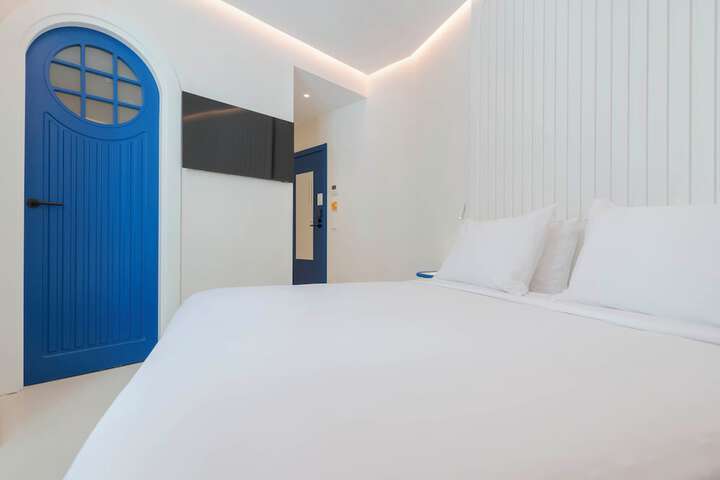 Room 19 of 77