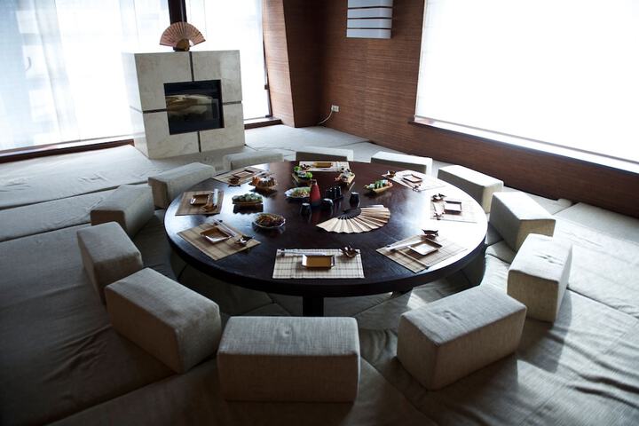 Dining 39 of 53