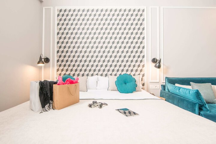 Room 9 of 63