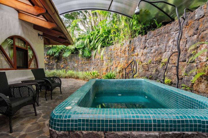 Hot Tub 122 of 196