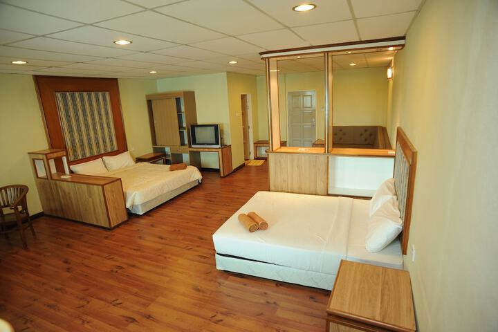 Room 5 of 42