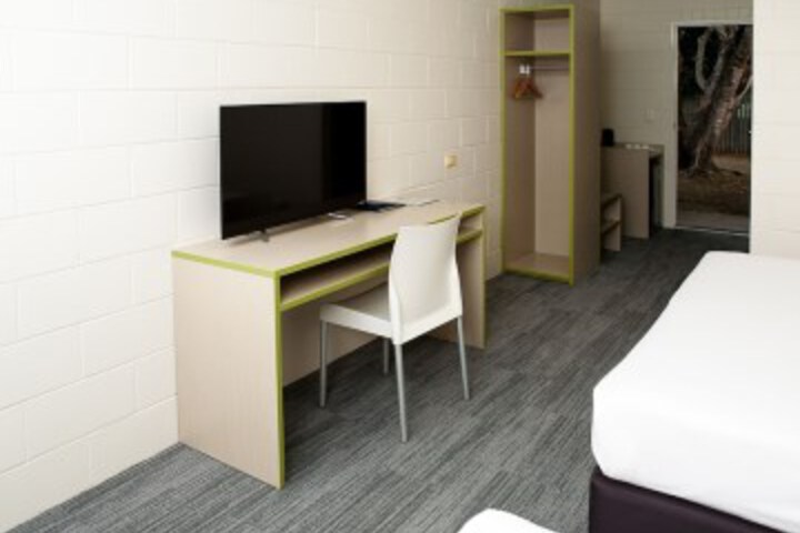 Room 16 of 66
