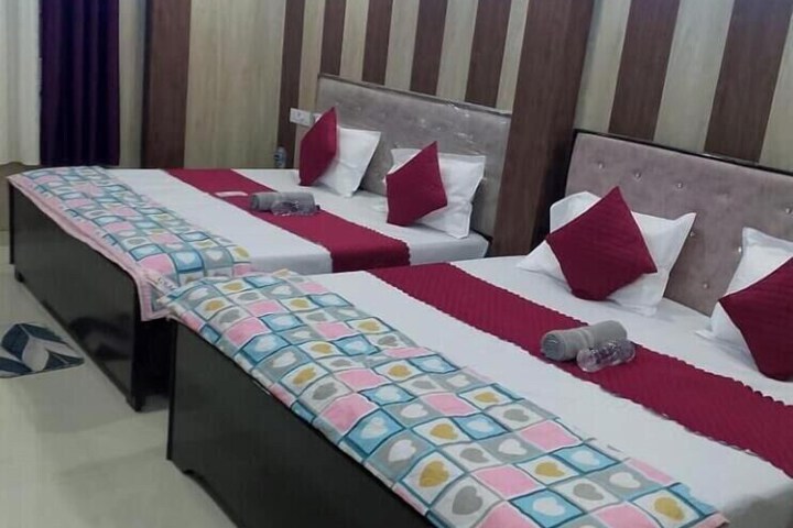 Room 3 of 17