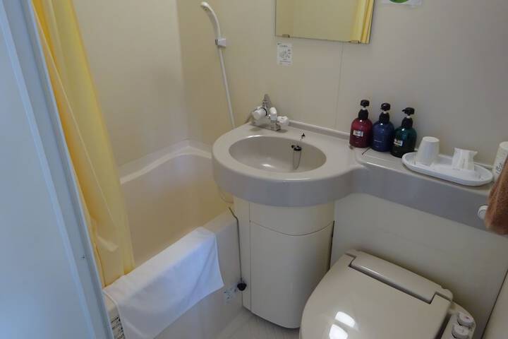 Room 15 of 37