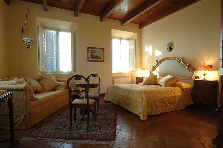 Room 6 of 44