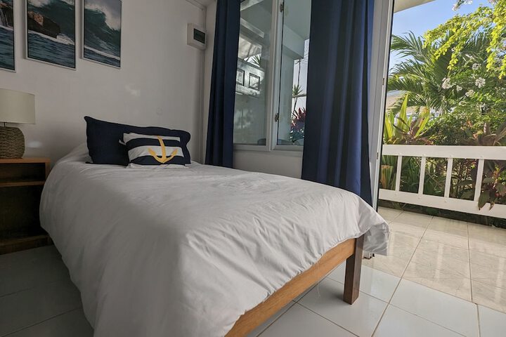 Room 4 of 98