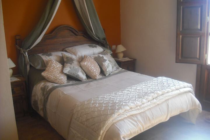 Room 2 of 59