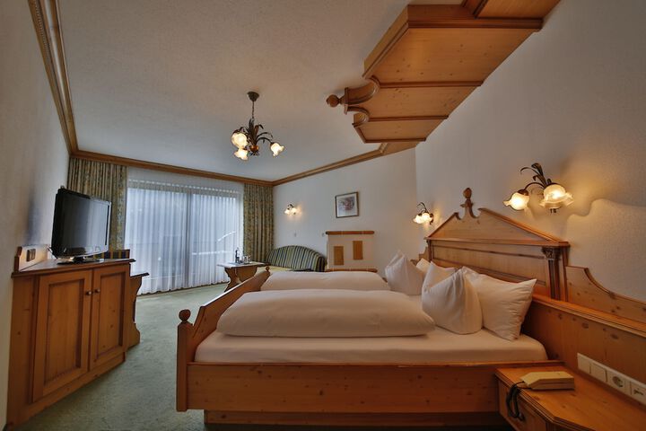 Room 12 of 50