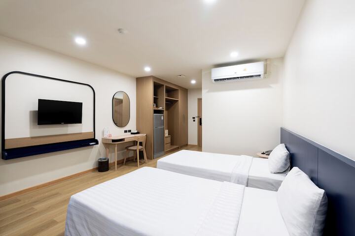 Room 10 of 64
