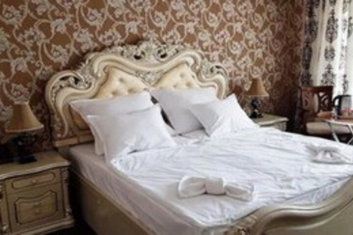 Room 27 of 35