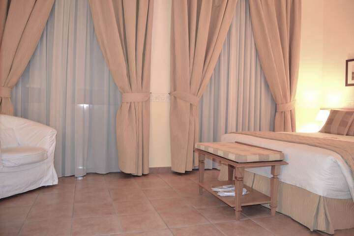 Room 25 of 46