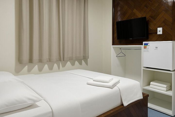 Room 34 of 47