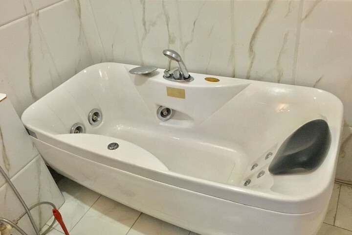 Hot Tub 13 of 13