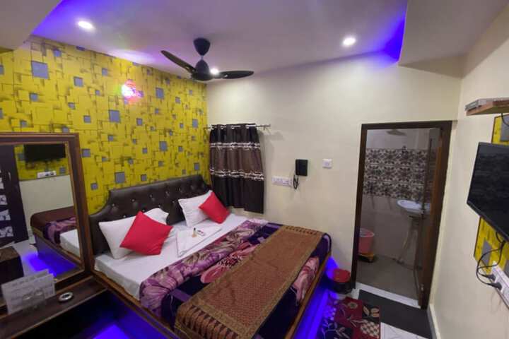 Room 33 of 65