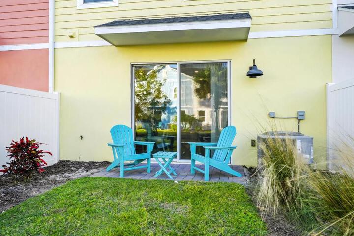 Exterior of Relaxing Cottage near Disney with Margaritaville Resort Island H20 Waterpark Access - 2964SR