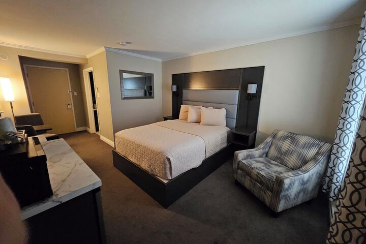 Room 10 of 31