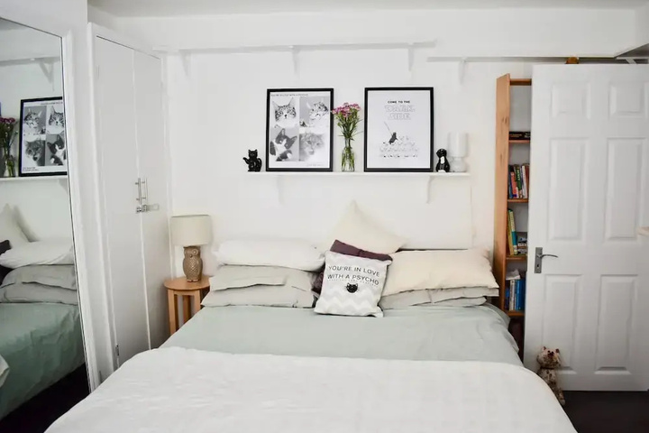 Room 2 of 12