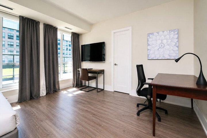 Room 73 of 148