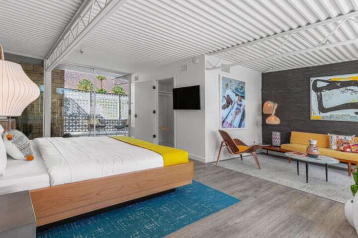 Room 11 of 29
