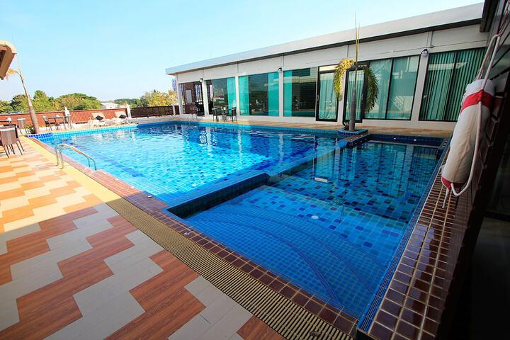 Pool 52 of 60