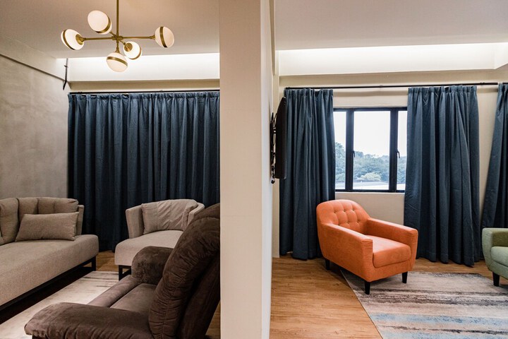 Room 53 of 105