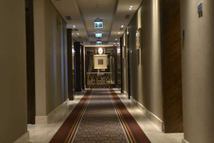 Ballroom/Hall 75 of 82