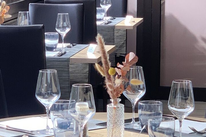 Dining 46 of 59