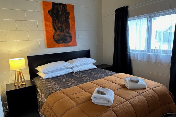 Room 3 of 17