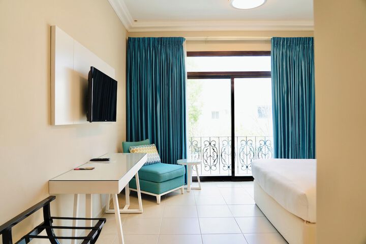 Room 43 of 91