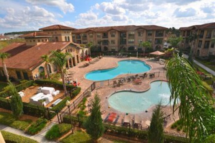 Stylish 3 Bed Condo at Bella Piazza in Davenport, FL