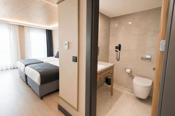 Room 42 of 72