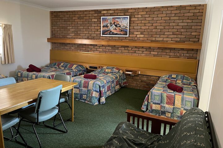 Room 4 of 35