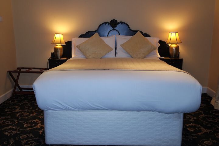 Room 33 of 160