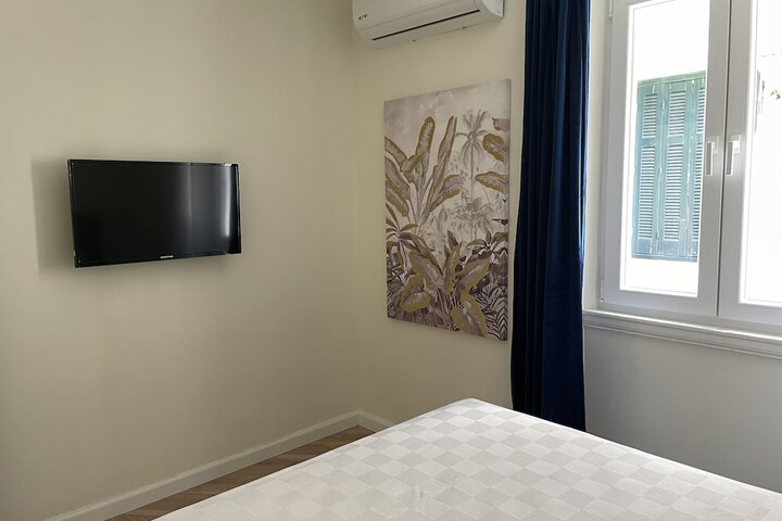 Room 3 of 35