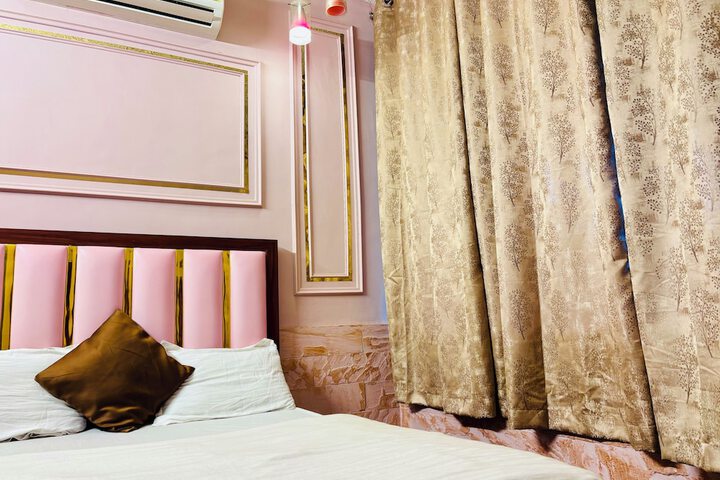 Room 29 of 85