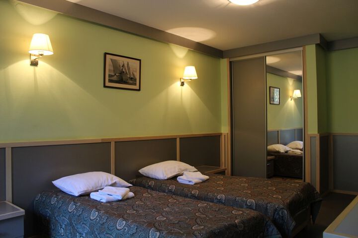 Room 2 of 19