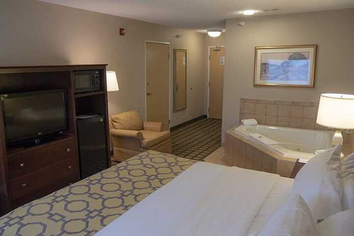 1 King Bed (9 of 12)