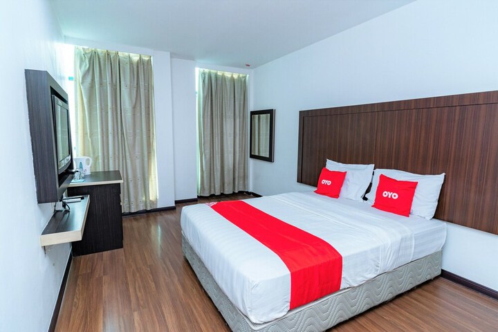Room 6 of 25