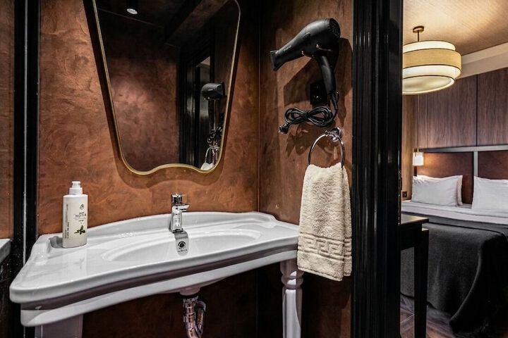 Clean Restrooms