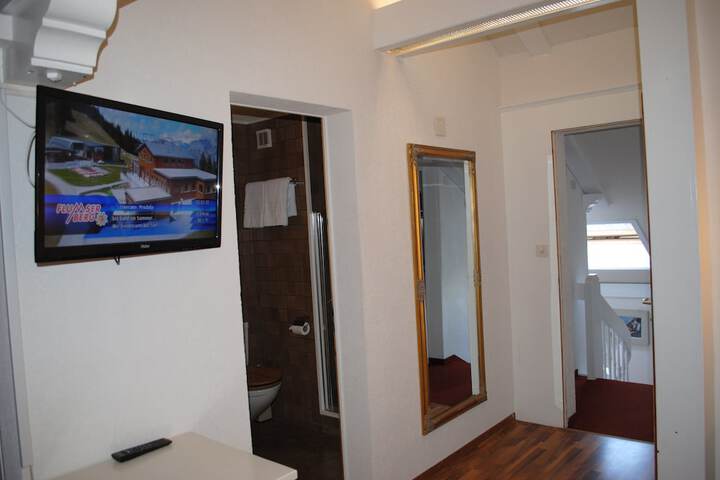 Room 70 of 266