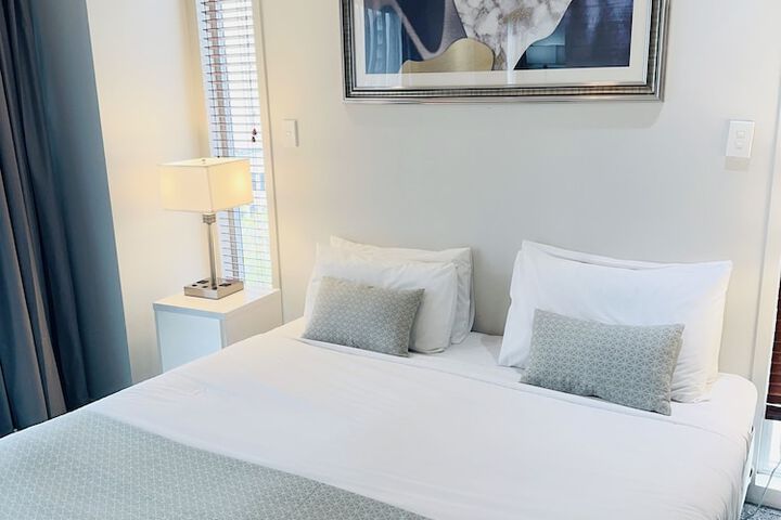 Room 9 of 25