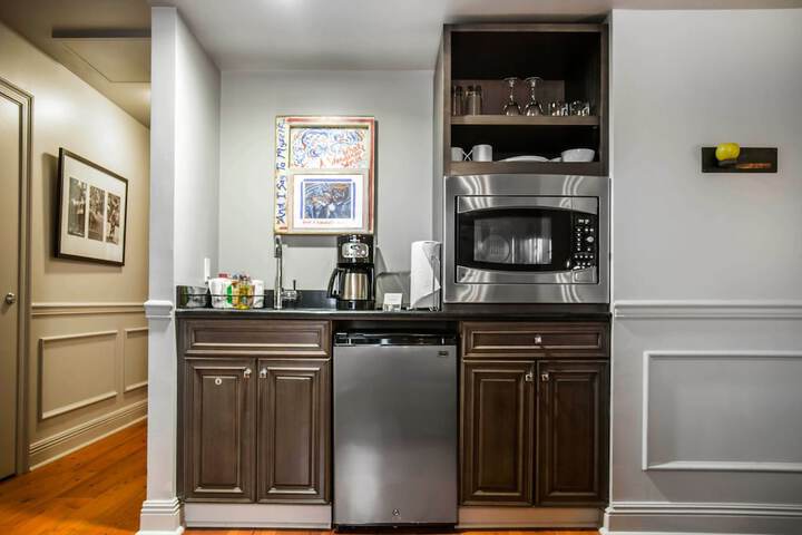 Private kitchenette
