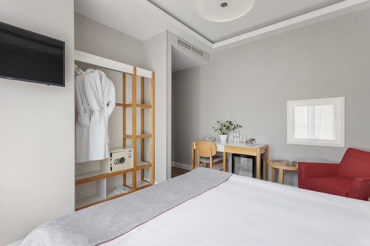 Room 18 of 36