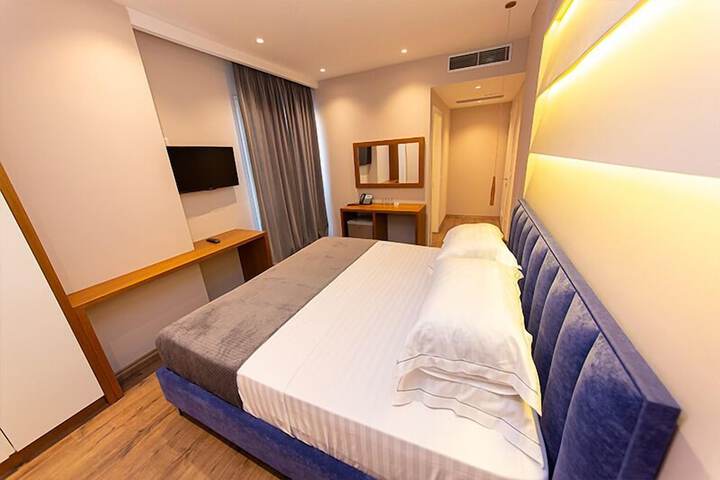 Room 4 of 34