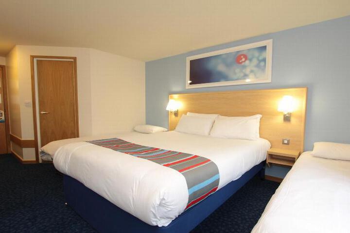 Room 7 of 9