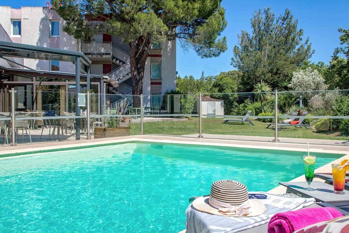 Hotel Pool