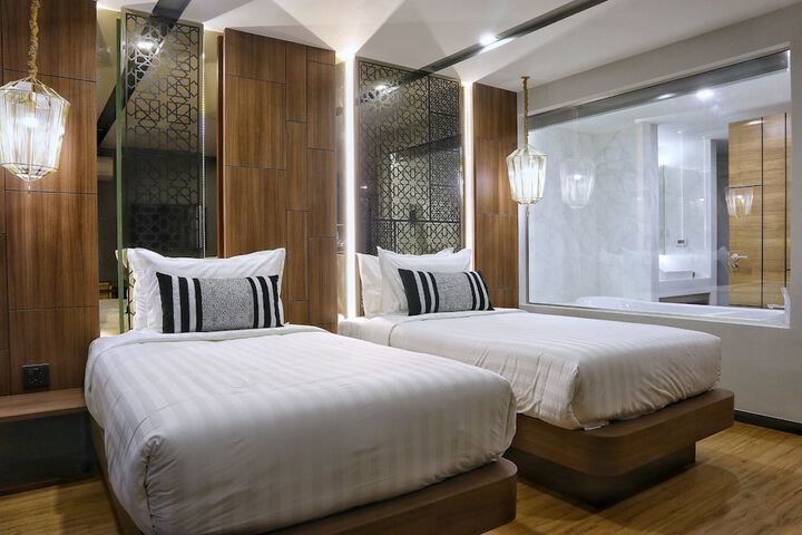 Room 8 of 72