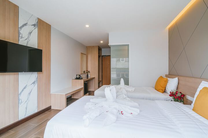Room 5 of 17